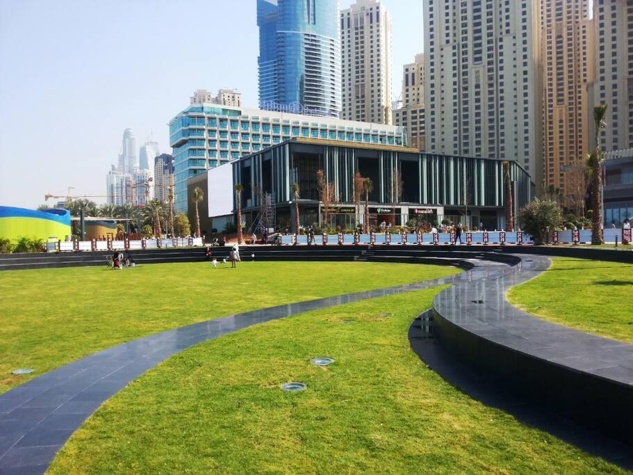La Buena Vida Holiday Homes - Beach Front Very Spacious, Luxe And Modern 3 Bedroom With Full Kitchen In Jbr , 3 Min To The Jbr Beach Dubai Marina And Tram Station Ngoại thất bức ảnh